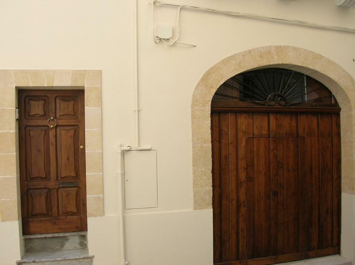 “Il Mosaico” Suite Apartment - Grottaglie Luaran gambar
